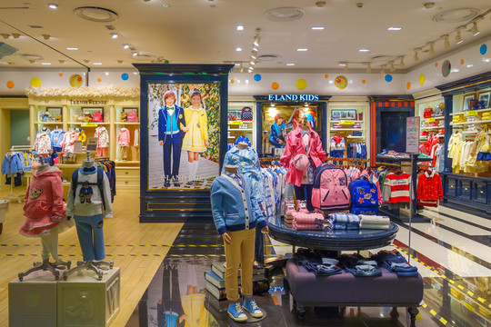 童裝店內(nèi)景