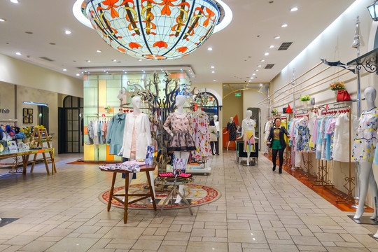女裝店內(nèi)景