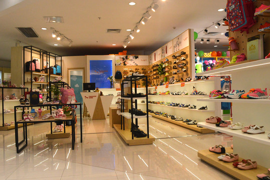 兒童鞋店