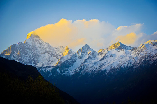 四姑娘山