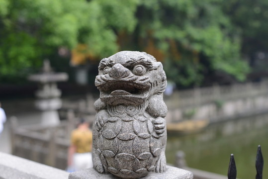 石獅子 扶手