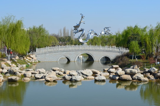 水龍雕塑