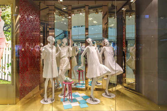 女裝店櫥窗