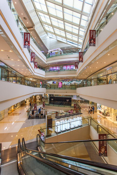 商場(chǎng)內(nèi)景