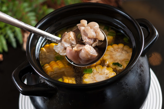 玉米豬手湯