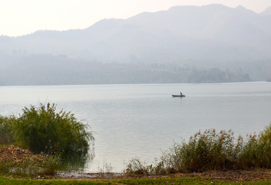 湖水