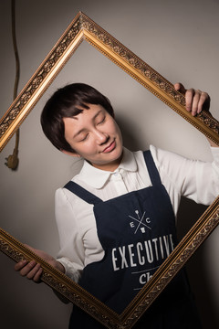 短發(fā)女孩