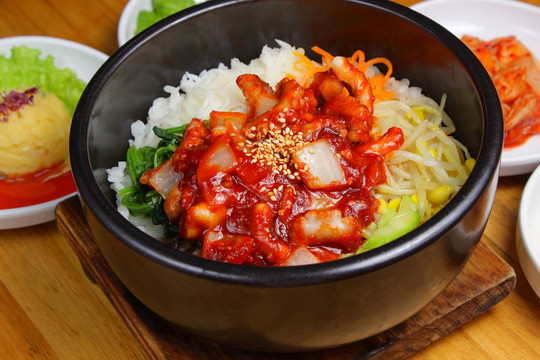 八爪魚石鍋拌飯 石鍋拌飯