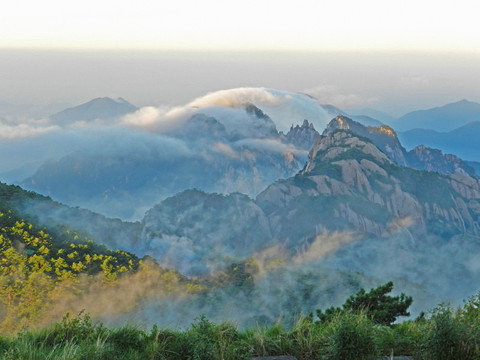 黃山景點(diǎn)特寫之光明頂