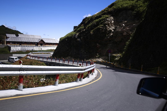 山間道路 公路