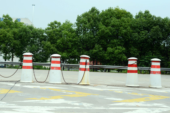道路隔離欄