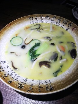 滋補(bǔ)野生菌菇湯