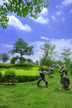 有雕塑的公園