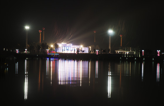 陽(yáng)江鴛鴦湖夜景
