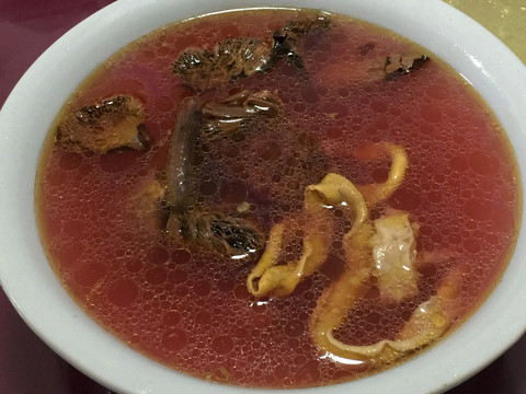 雞雜紅菇湯