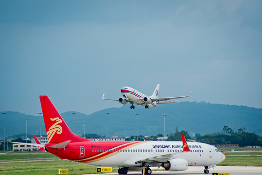 飛機(jī) 機(jī)場