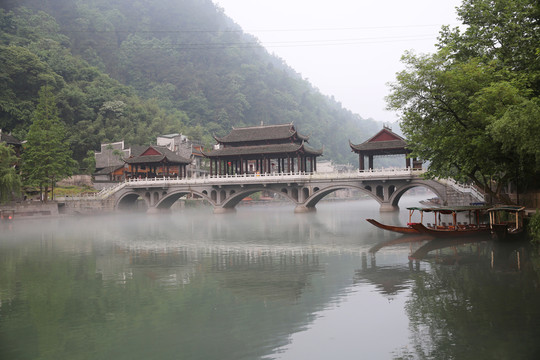 鳳凰古鎮(zhèn)