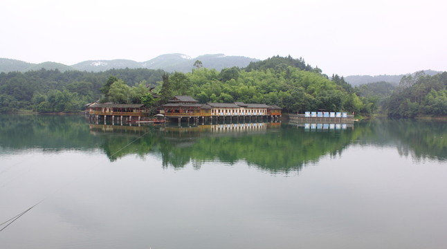 山莊