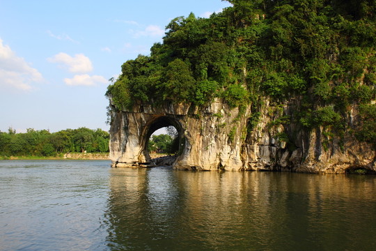 象鼻山