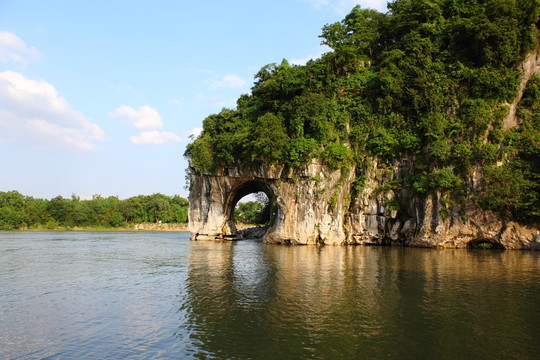象鼻山