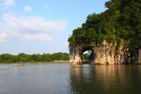 象鼻山
