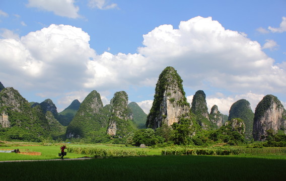 奇峰鎮(zhèn)風(fēng)光