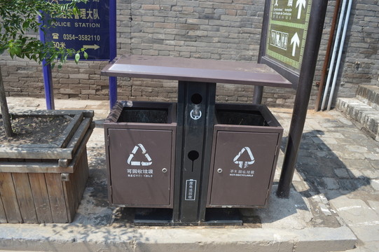 垃圾桶