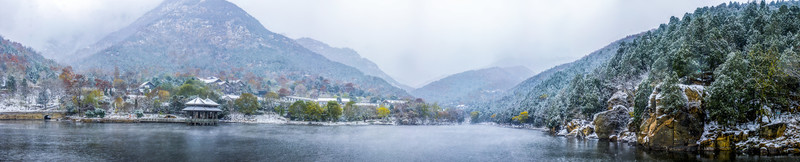泰山黑龍?zhí)端畮?kù)雪景