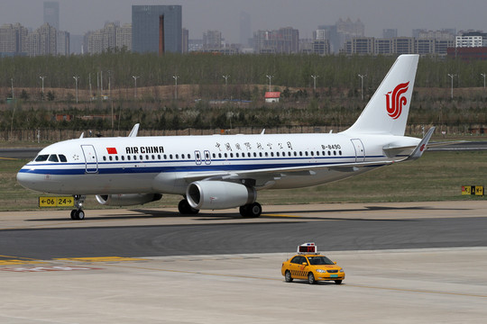 國(guó)航飛機(jī)在沈陽(yáng)