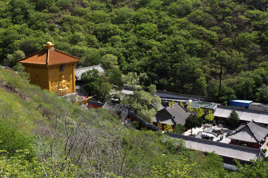 朝陽鳳凰山延壽寺佛寶塔