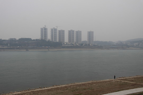 長(zhǎng)江岸邊
