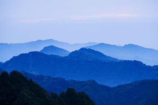 四川峨眉山晨曦