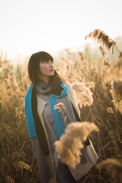 蘆葦叢里的女孩
