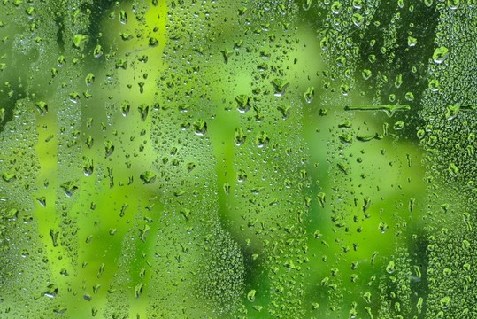 綠色玻璃水珠