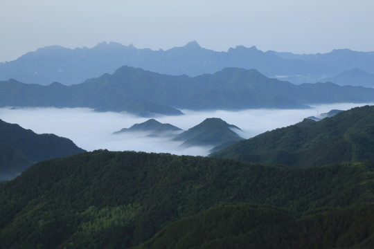 水墨云海
