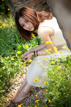 花叢里的女孩