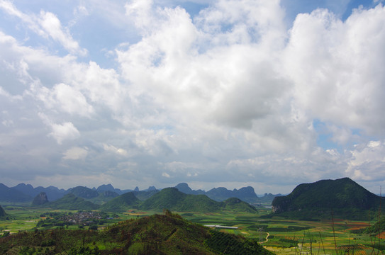 藍(lán)天白云風(fēng)景