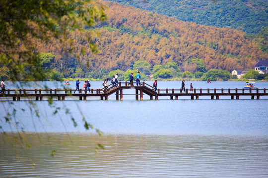 湖上長橋