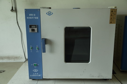 電熱鼓風(fēng)干燥箱