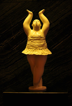 芭蕾主題的藝術(shù)人像雕塑