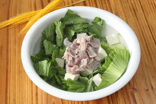 枸杞葉豬雜湯