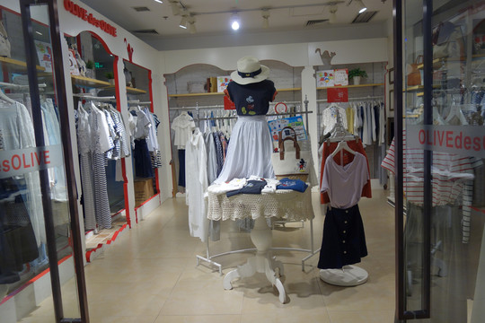 服裝店 女裝店 店內(nèi)裝修