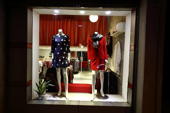 女裝店櫥窗