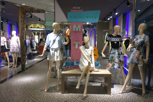 女裝店 服裝店 模特