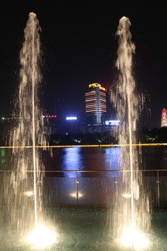 霓虹噴泉