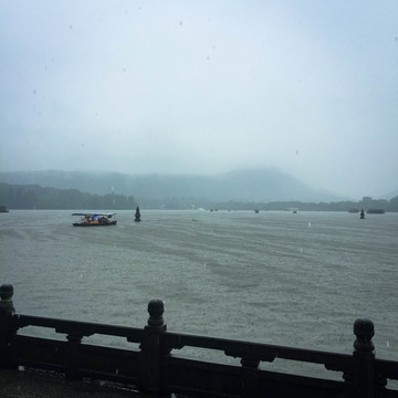 三潭印月