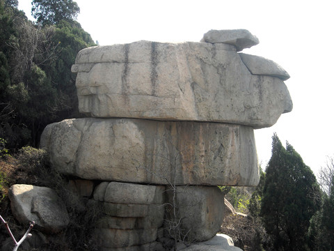 山東嶧山堆疊石