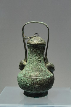 獸面紋提梁壺  酒器