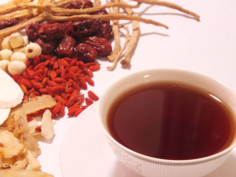 滋補(bǔ)藥湯
