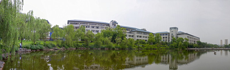 重慶大學(xué)